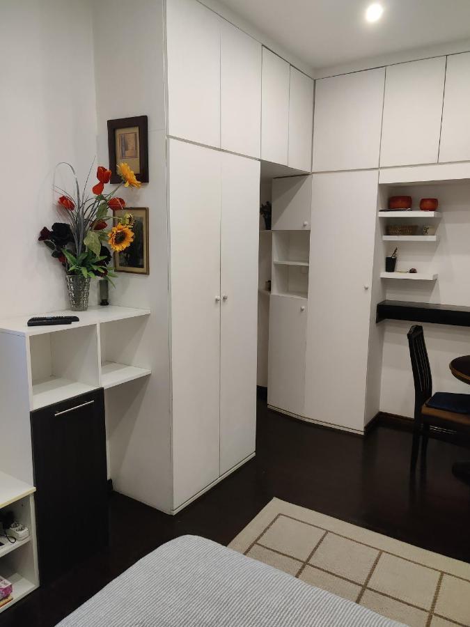 Slavija Square Apartment Cvetni Trg Belgrado Buitenkant foto